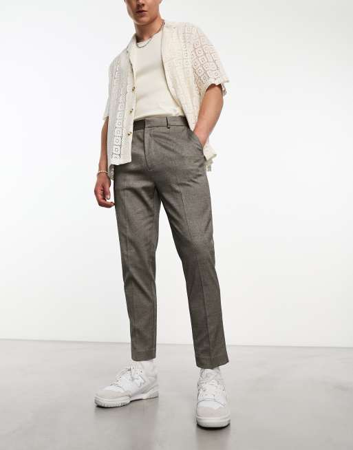 Pantalones de vestir color piedra de corte tapered con acabado microtexturizado de ASOS DESIGN ASOS