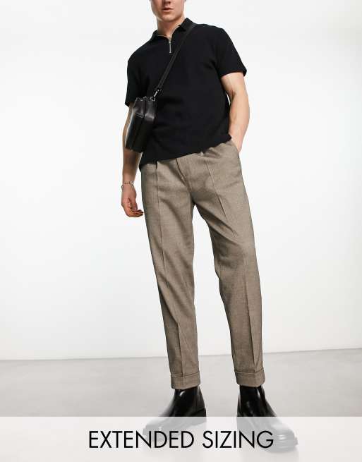 Pantalones de vestir color piedra de corte tapered con dobladillos de tejido microtexturizado de ASOS DESIGN