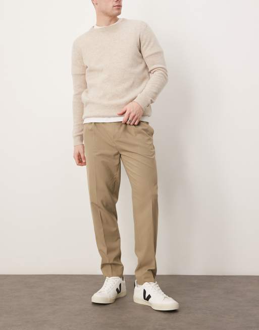Pantalones de vestir color piedra oscuro de corte tapered con pinzas delanteras de ASOS DESIGN