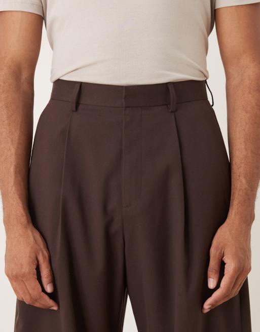 Pantalones de vestir marrón oscuro de pernera barrel de franela de ASOS DESIGN, 4 de 5