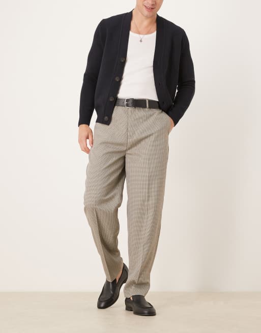 Pantalones de vestir marrones a cuadros pequeños de corte tapered extragrande de ASOS DESIGN, 2 de 5