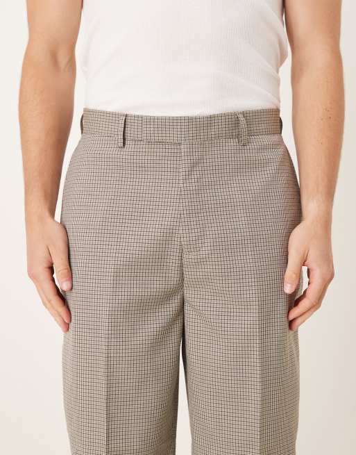 Pantalones de vestir marrones a cuadros pequeños de corte tapered extragrande de ASOS DESIGN, 4 de 5