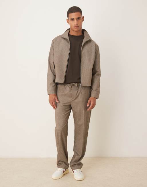 Pantalones de vestir marrones a cuadros pequeños sin cierres de pernera ancha de ASOS DESIGN (parte de un conjunto), 2 de 5