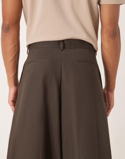 Pantalones de vestir marrones de corte tapered exagerado con pinzas delanteras de 100% algodón de ASOS DESIGN, 4 de 5