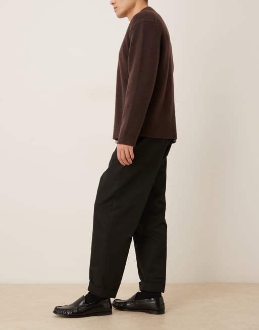Pantalones de vestir negros de corte carrot con cinturilla con dos botones de ASOS DESIGN, 3 de 5