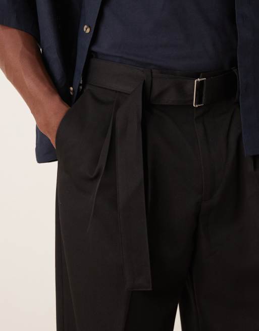Pantalones de vestir negros de pernera ancha con pinzas dobles y cinturón de ASOS DESIGN, 5 de 5