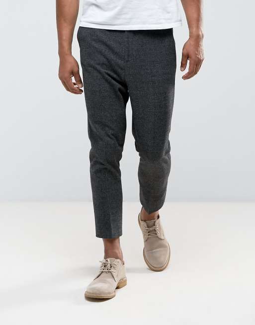 Pantalones de vestir tapered con textura antracita y parte posterior elástica de ASOS