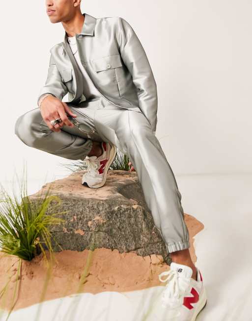 Pantalones de vestir verde pastel de corte slim con bajos ajustados estilo joggers y acabado muy brillante de ASOS DESIGN (parte de un conjunto)