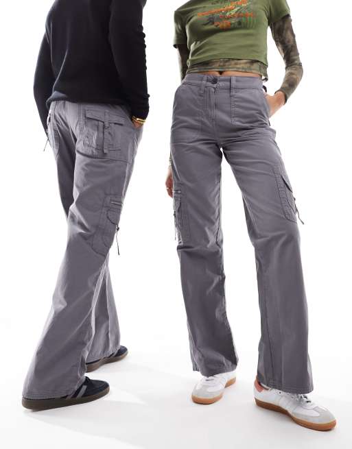 Pantalones gris carbon lavado utilitarios unisex de estilo anos 2000 de Reclaimed Vintage