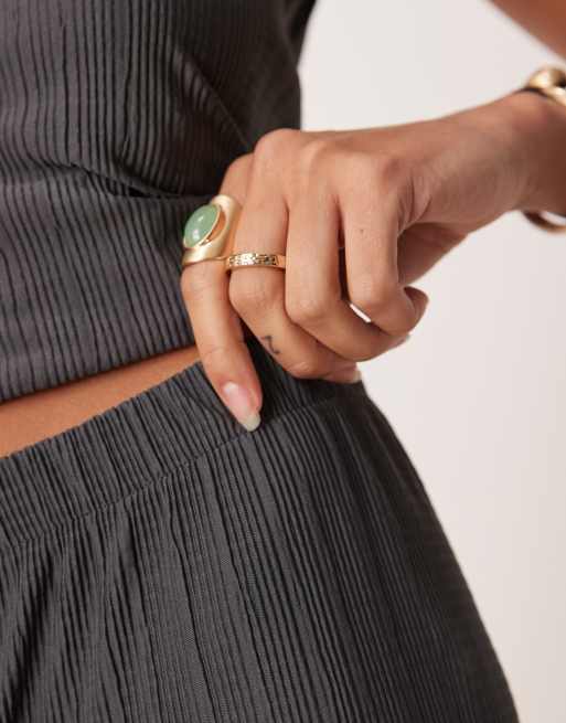 Pantalones gris carbón plisados de pernera recta de malla de ASOS