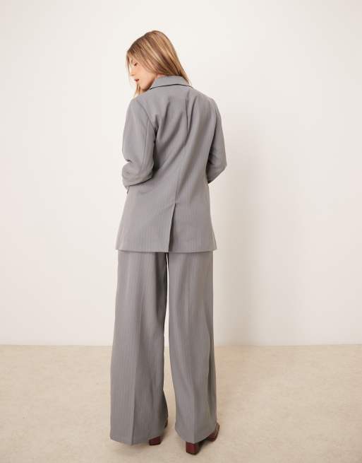 Pantalones gris de talle alto y corte muy ancho de VILA (parte de