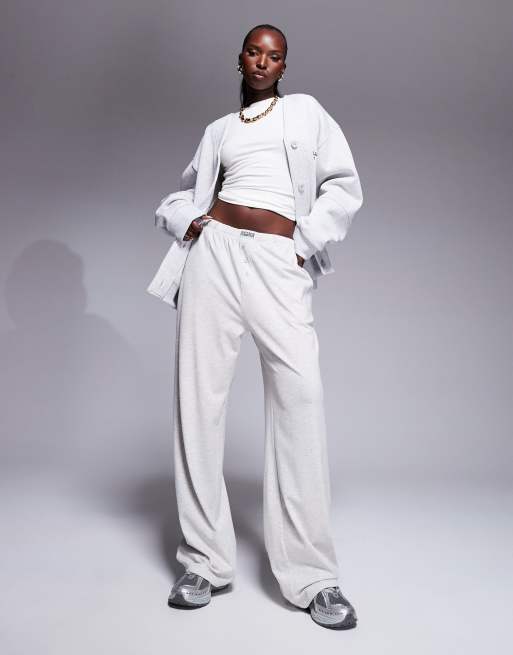 Pantalones gris jaspeado de pernera ancha de punto liso de algodón de Weekend Collective