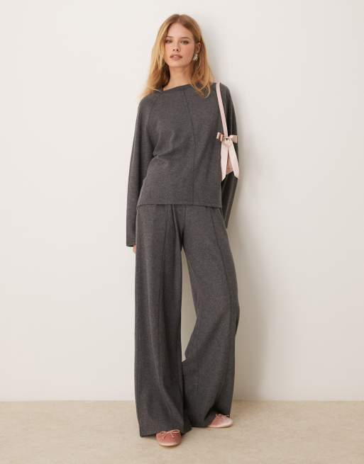 Pantalones gris oscuro jaspeado de talle bajo con costuras a la vista de tejido supersuave de ASOS DESIGN (parte de un conjunto)