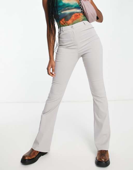 Pantalones grises acampanados de talle alto de bengalina de Topshop