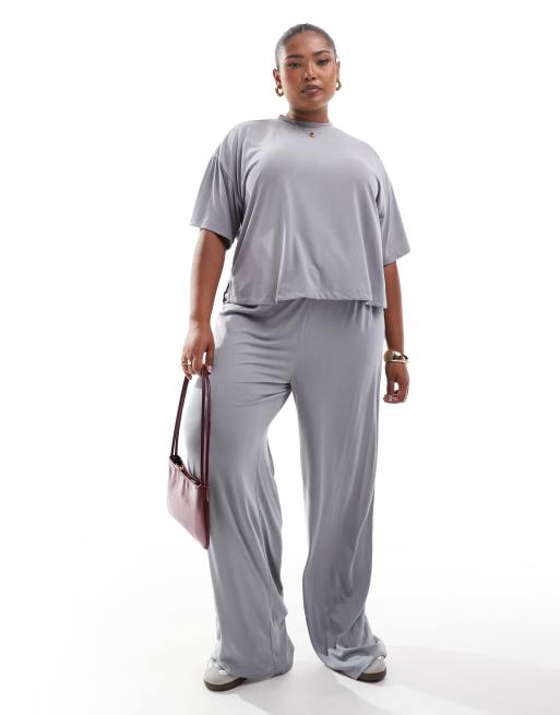 Pantalones grises ceñidos de pernera ancha de tejido muy suave de PIECES Curve (parte de un conjunto)