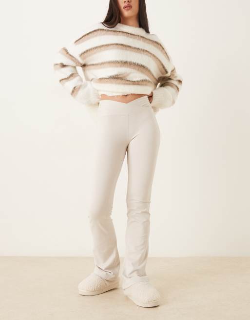 Pantalones grises de corte acampanado con cintura de pico de Gilly Hicks