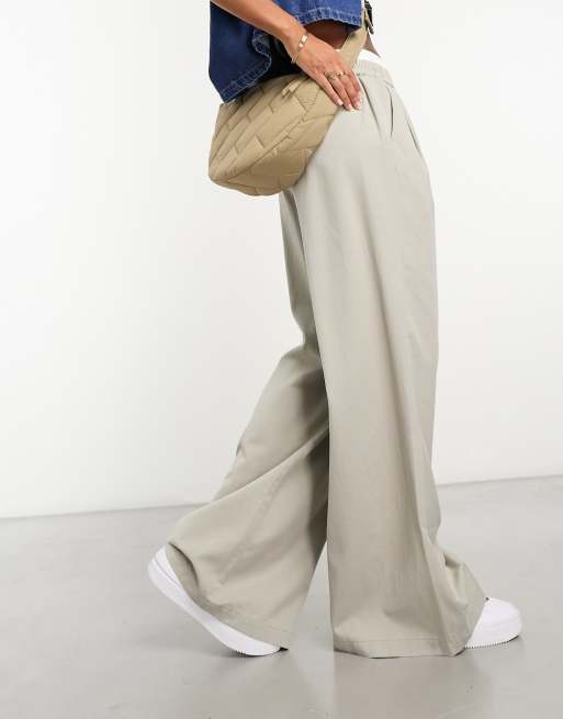 Pantalones grises de pernera ancha con detalle de cinturilla tipo bóxer de ASOS DESIGN