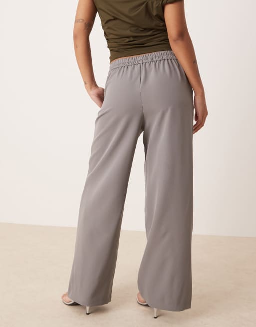 Pantalones grises de pernera ancha con tapeta de botones asimétrica de JDY Petite, 2 de 5