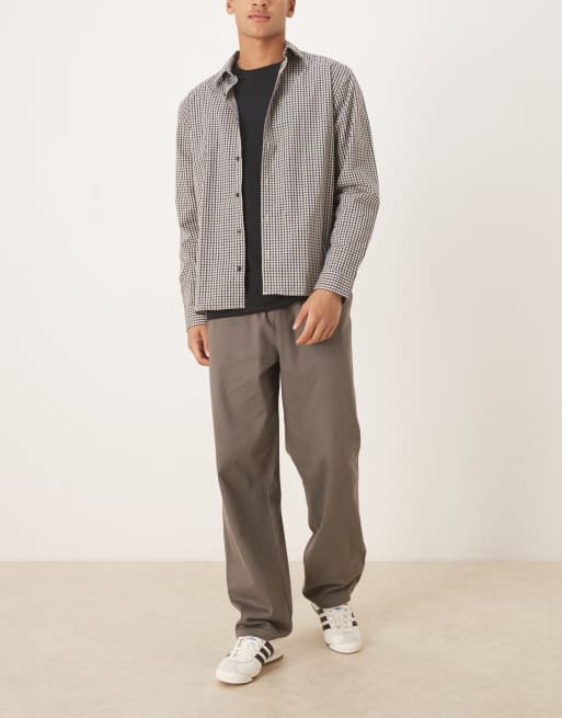 Pantalones grises holgados de antelina de ASOS DESIGN, 2 de 5