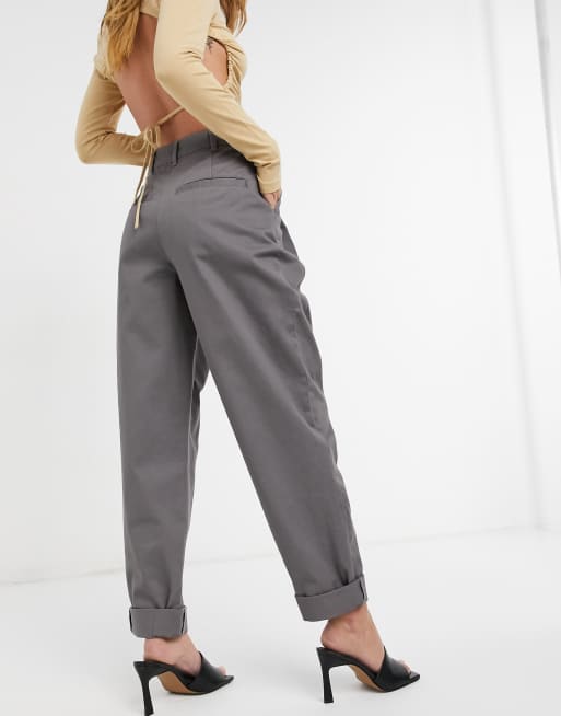Pantalones grises pizarra de pinzas y corte ovoide de ASOS DESIGN, 2 de 4