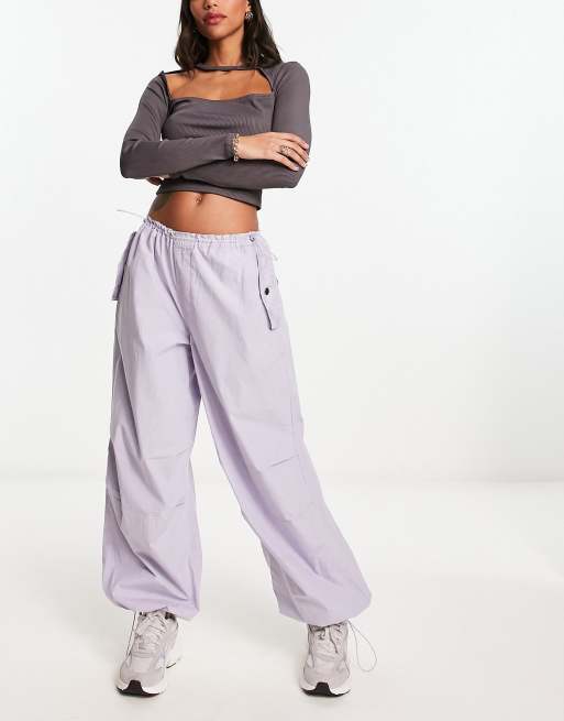 Pantalones lilas cargo de talle bajo y estilo paracaidista de River Island