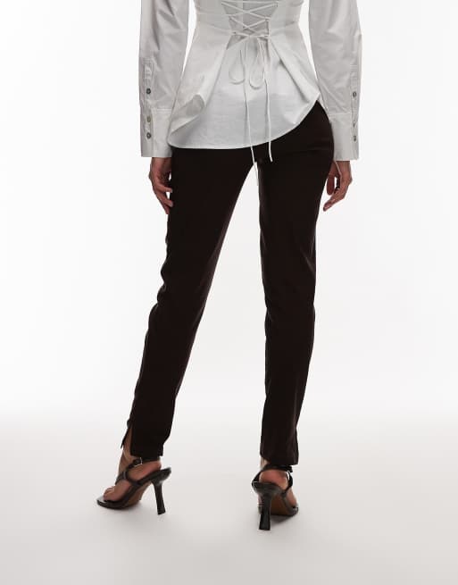 Pantalones marrón chocolate de corte cigarette con abertura lateral de bengalina de ASOS DESIGN, 3 de 5
