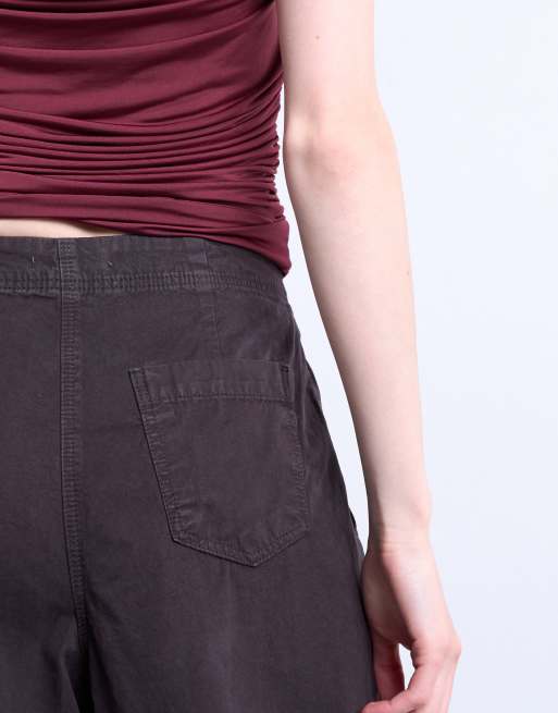 Pantalones marrón chocolate de estilo casual y pernera barrel Flag de Topshop, 5 de 5