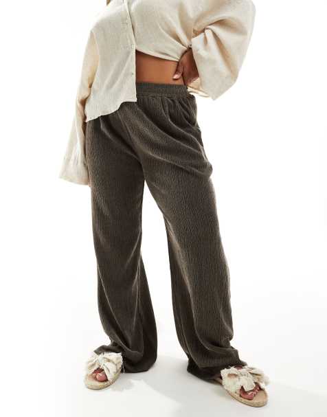 Pantalones marrón chocolate de pernera ancha de tejido texturizado de ASOS DESIGN Curve - view 1