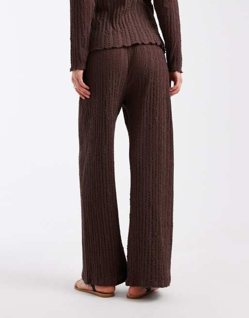 Pantalones marrón chocolate de pernera ancha de tejido texturizado de ONLY (parte de un conjunto), 4 de 5