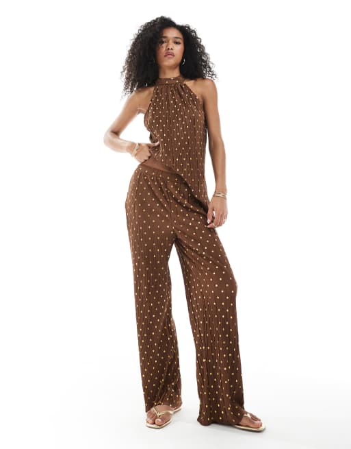 Pantalones marrón chocolate plisados de pernera ancha con lunares dorados de Vero Moda (parte de un conjunto)