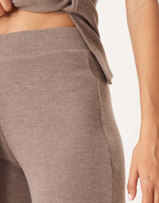 Pantalones marrón moca de pernera ancha de tejido muy suave de ASOS DESIGN (parte de un conjunto), 2 de 5