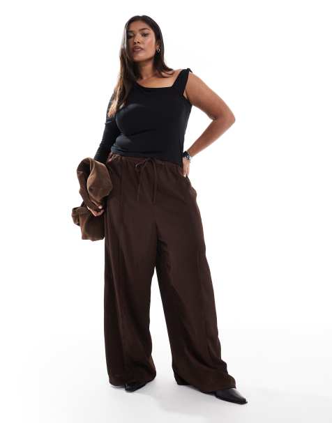 Pantalones marrón oscuro de pernera ancha de satén de New Look Curve - view 1