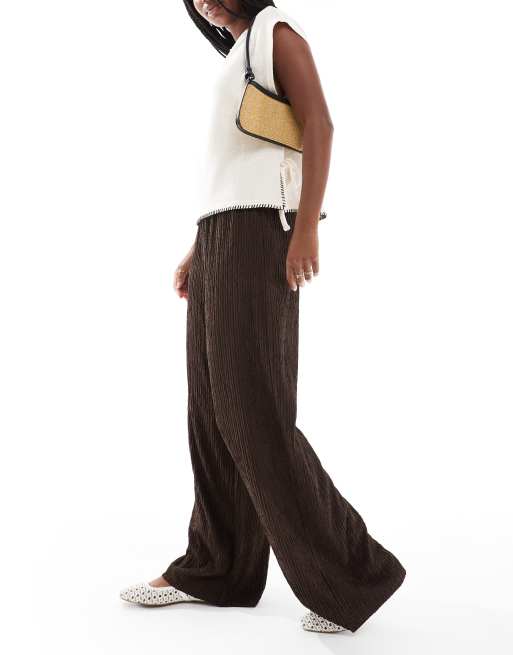 Pantalones marrón oscuro de pernera ancha de tejido texturizado de New Look, 2 de 5