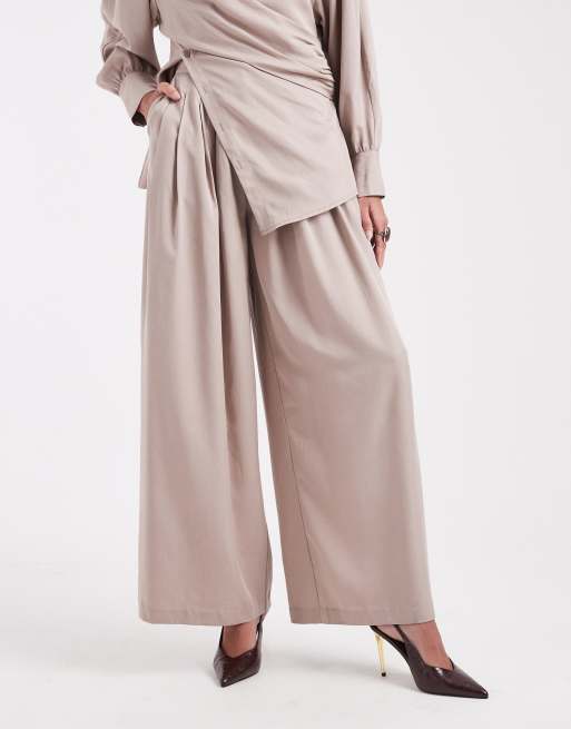Pantalones marrón topo con cintura fruncida de ASOS DESIGN (parte de un conjunto) , 4 de 4