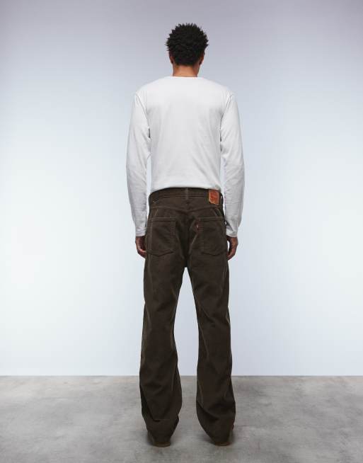 Pantalones marrones de corte recto suelto con bolsillos de pana