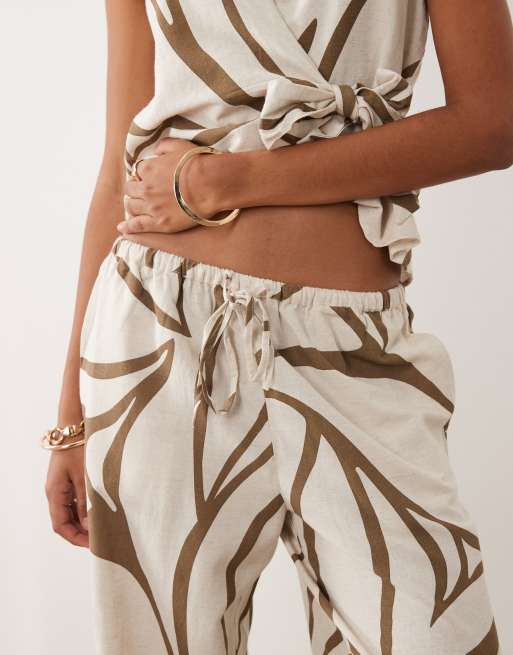 Pantalones marrones de pernera ancha con estampado floral de tejido efecto lino de VILA (parte de un conjunto), 3 de 5