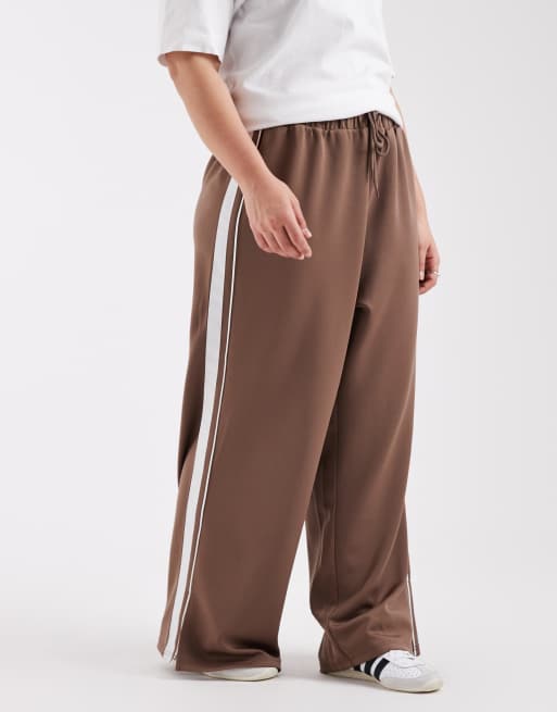 Pantalones marrones de pernera ancha con raya lateral de Pieces Curve, 2 de 5