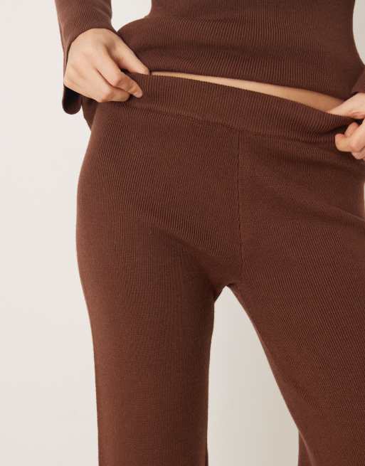 Pantalones marrones de punto de Pretty Lavish (parte de un conjunto), 4 de 5