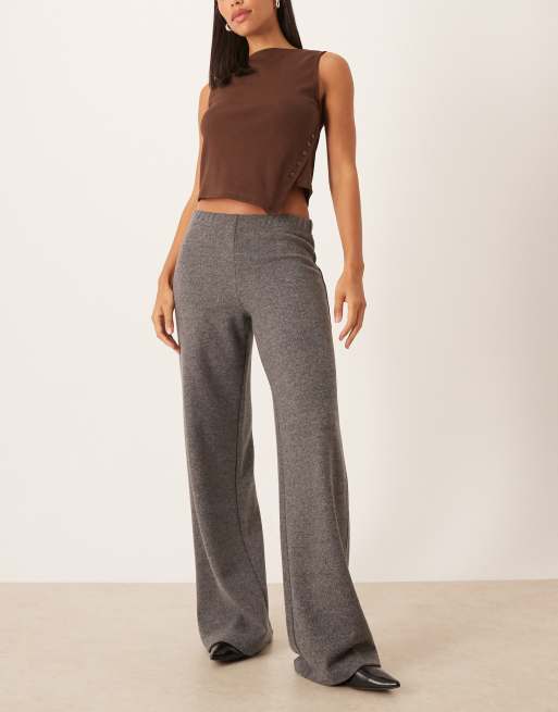 Pantalones marrones de tejido muy suave de ASOS DESIGN (parte de un conjunto)