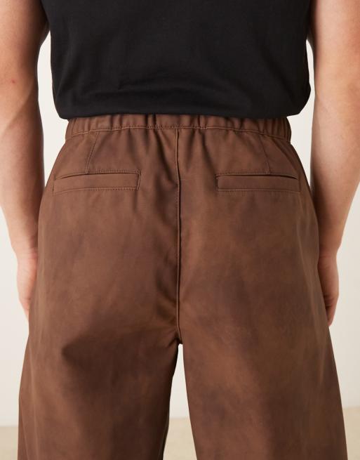 Pantalones marrones holgados sin cierres de antelina de ASOS DESIGN, 5 de 5