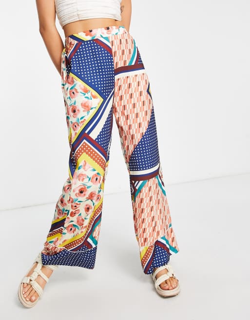 Pantalones multicolores estampados de pernera ancha de Urban Revivo (parte de un conjunto)