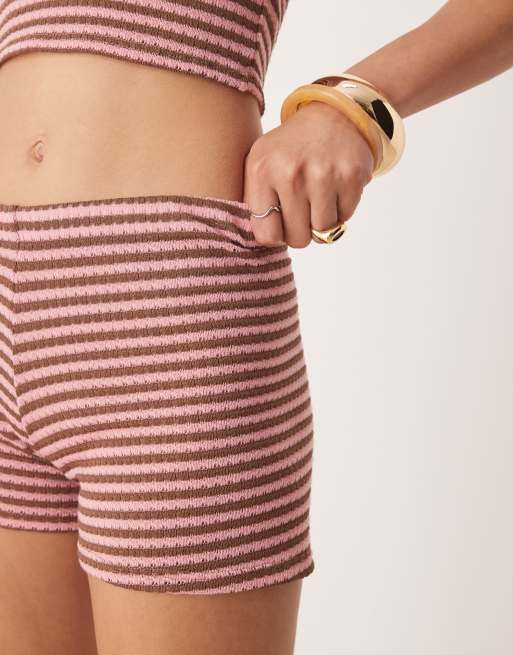 Pantalones muy cortos a rayas rosas y marrones de punto de ASOS DESIGN (parte de un conjunto), 4 de 5