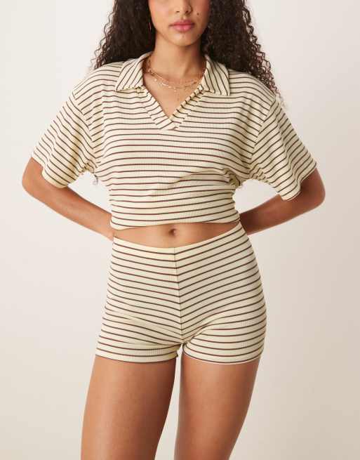 Pantalones muy cortos amarillos a rayas marrón chocolate de ASOS DESIGN (parte de un conjunto), 5 de 5