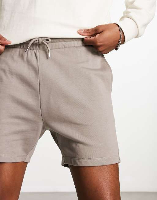 Pantalones muy cortos beis entallados de punto de ASOS DESIGN, 2 de 4