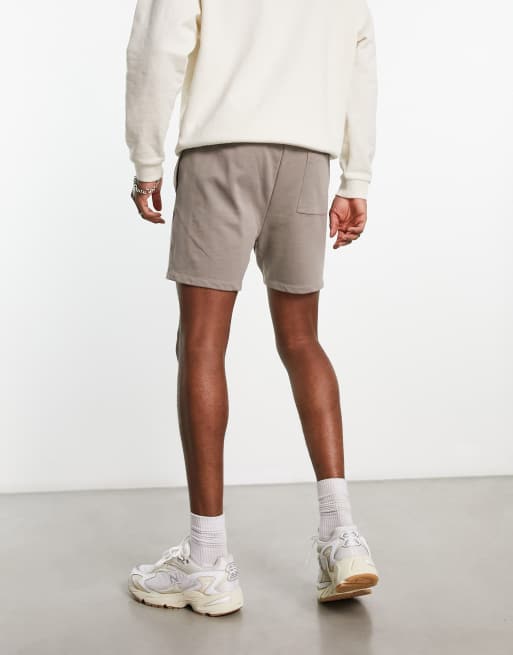 Pantalones muy cortos beis entallados de punto de ASOS DESIGN, 3 de 4
