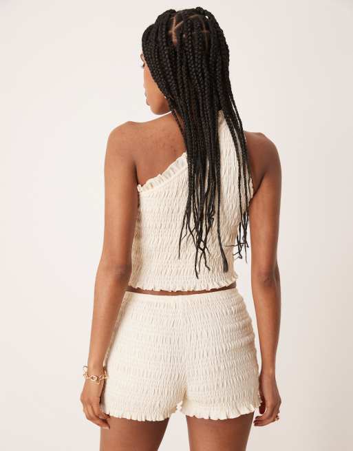 Pantalones muy cortos blanco marfil fruncidos de ASOS DESIGN (parte de un conjunto), 4 de 5