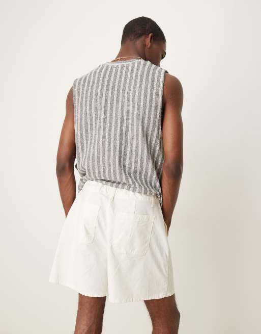 Pantalones muy cortos blancos de pernera ancha con pinzas y cordón ajustable de ASOS DESIGN, 3 de 5