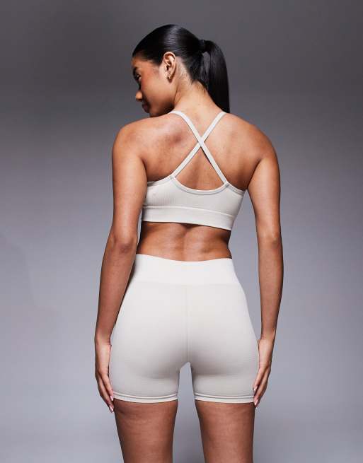 Pantalones muy cortos de 4" marrón claro de punto de adidas Training, 4 de 5
