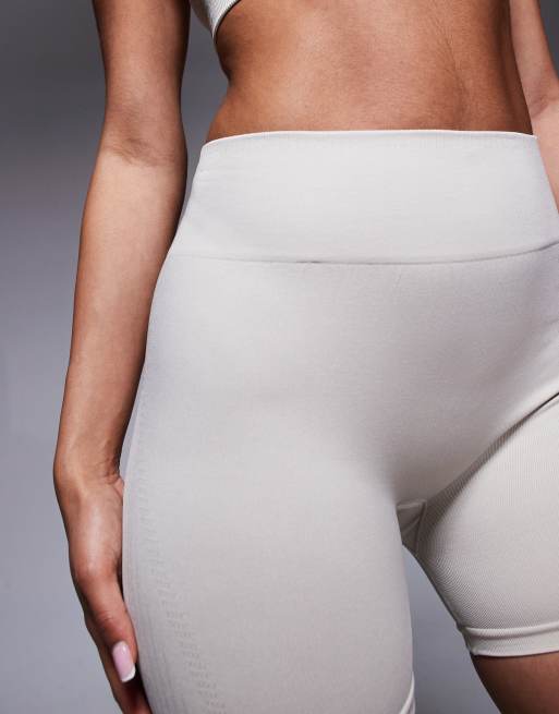 Pantalones muy cortos de 4" marrón claro de punto de adidas Training, 5 de 5