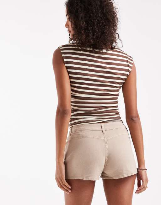 Pantalones muy cortos marrón lavado con patrón de espiga de ASOS DESIGN, 4 de 5